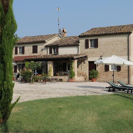 San Costanzo Casa Sorgente B&B 외부 사진