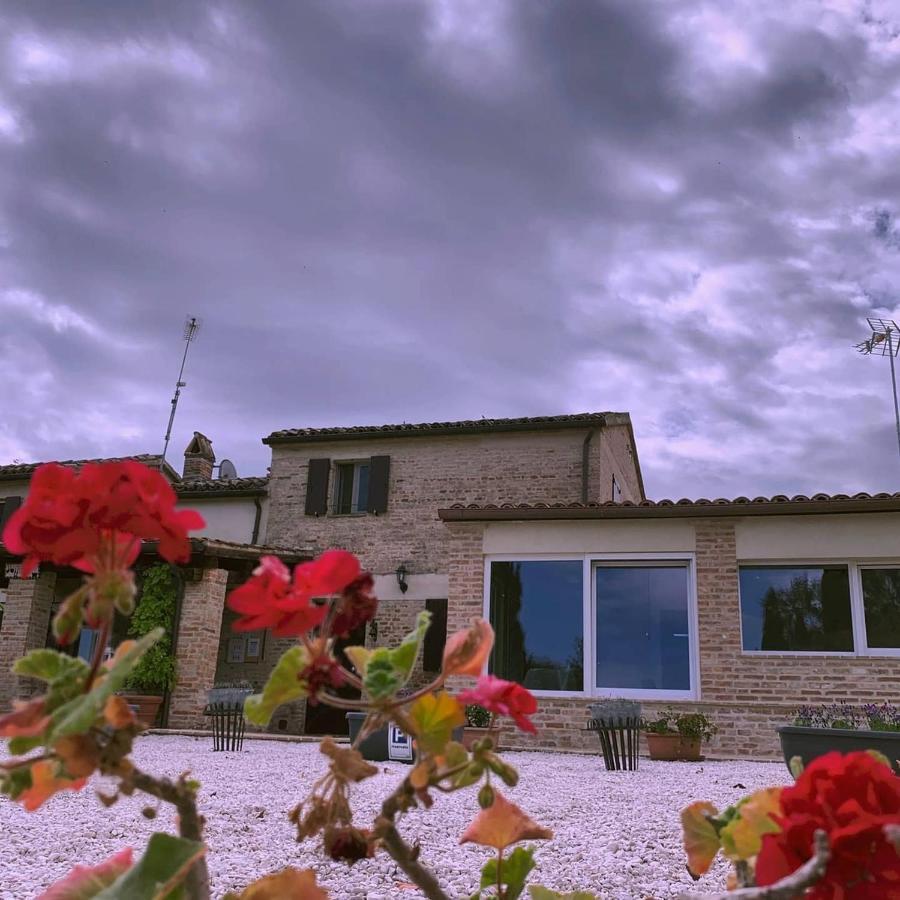San Costanzo Casa Sorgente B&B 외부 사진