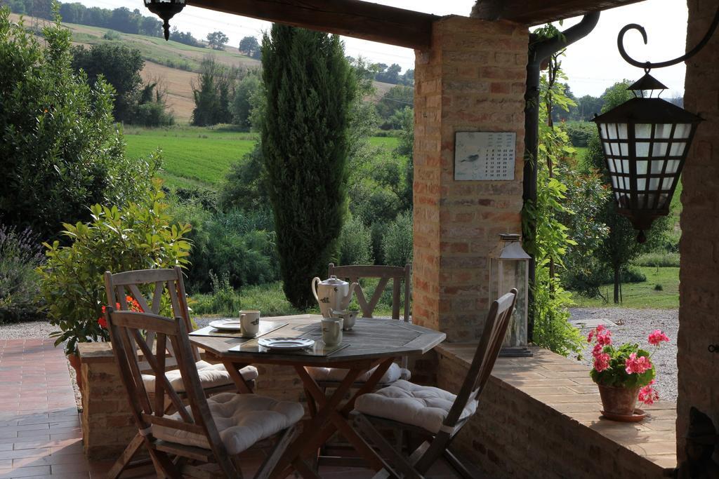 San Costanzo Casa Sorgente B&B 외부 사진