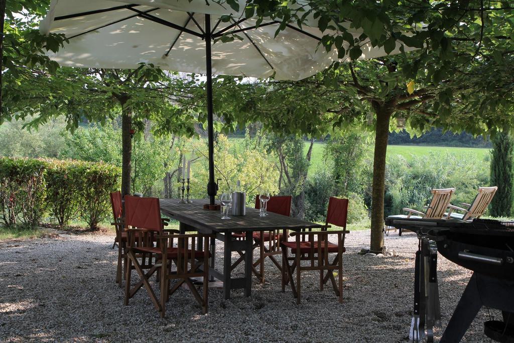San Costanzo Casa Sorgente B&B 외부 사진