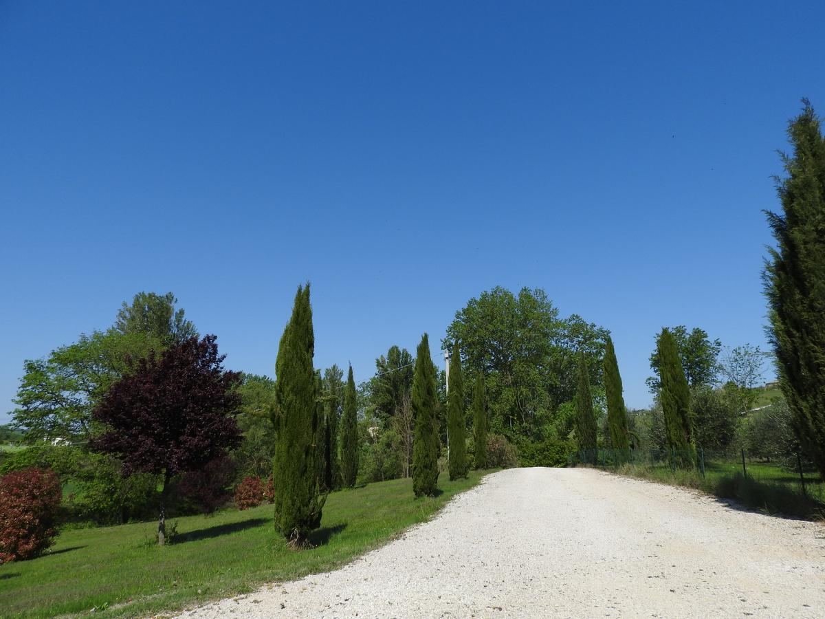 San Costanzo Casa Sorgente B&B 외부 사진
